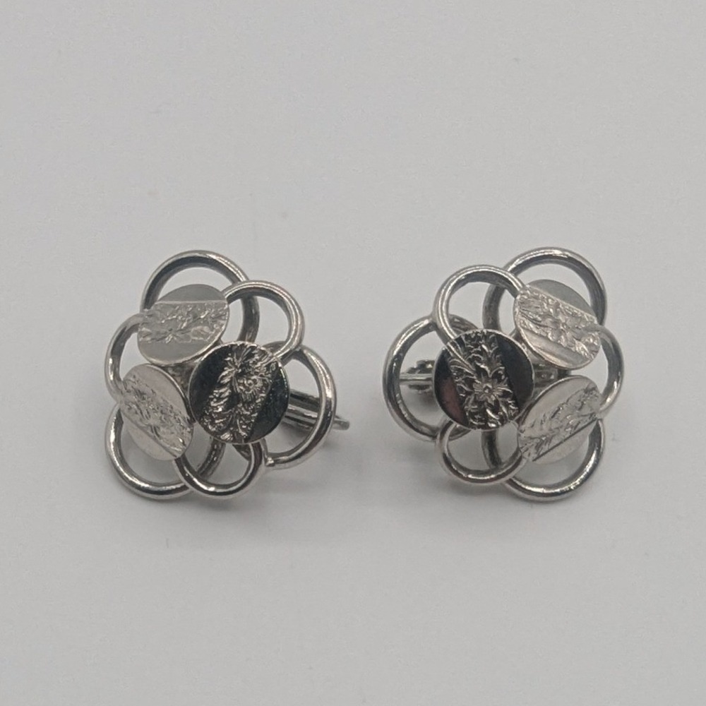 Sarah Coventry Vintage Silver Tone‎ Floral Clip On Earrings Signed Textured MCM